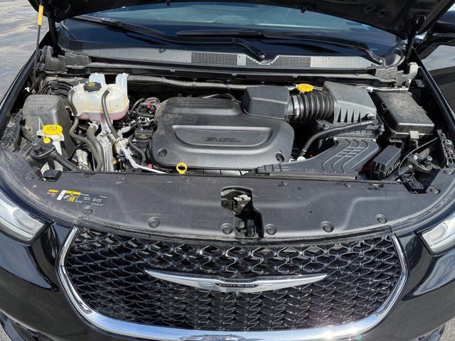 Used 2025 Chrysler Pacifica Select image 30
