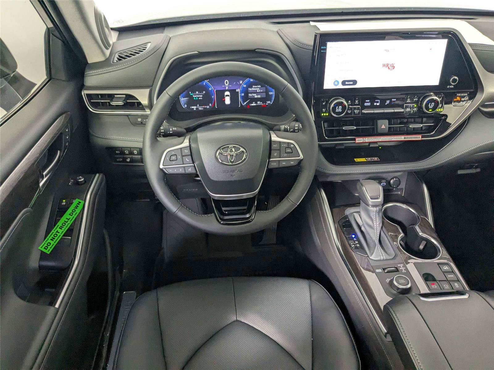 Certified 2026 Toyota Highlander Limited AWD/4WD image 25