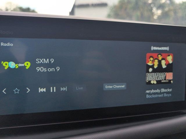 Used 2025 Hyundai Santa Cruz SEL FWD image 18