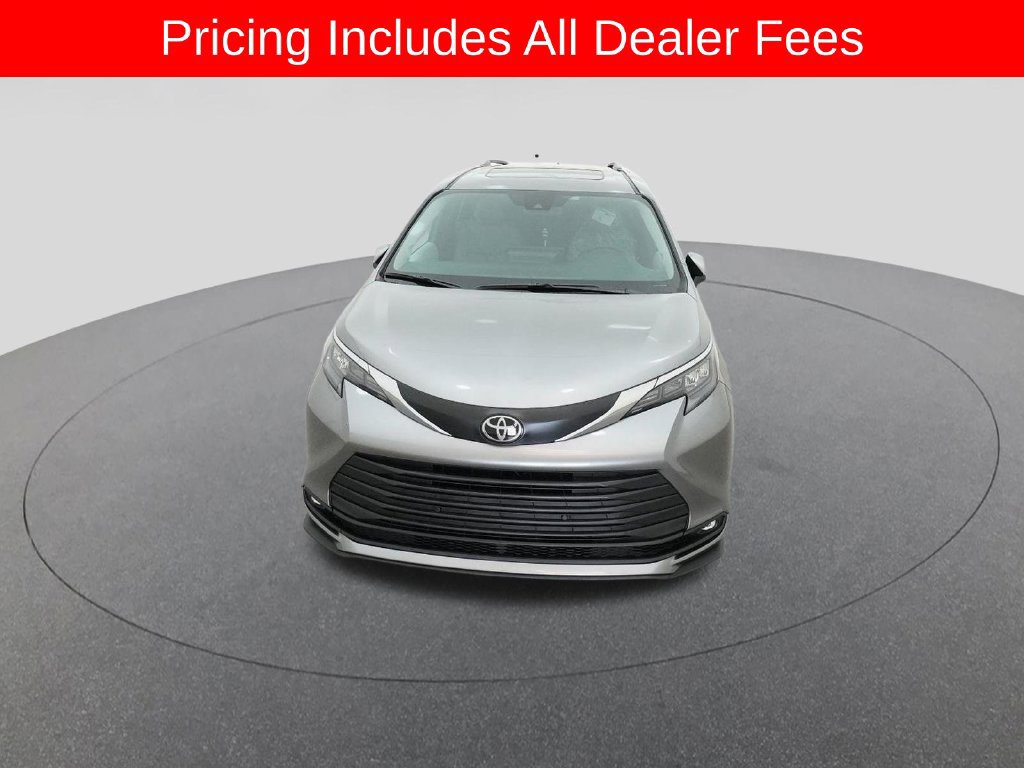 New 2026 Toyota Sienna XLE FWD image 15