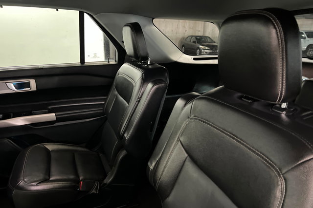 Used 2023 Ford Explorer Limited AWD/4WD image 20