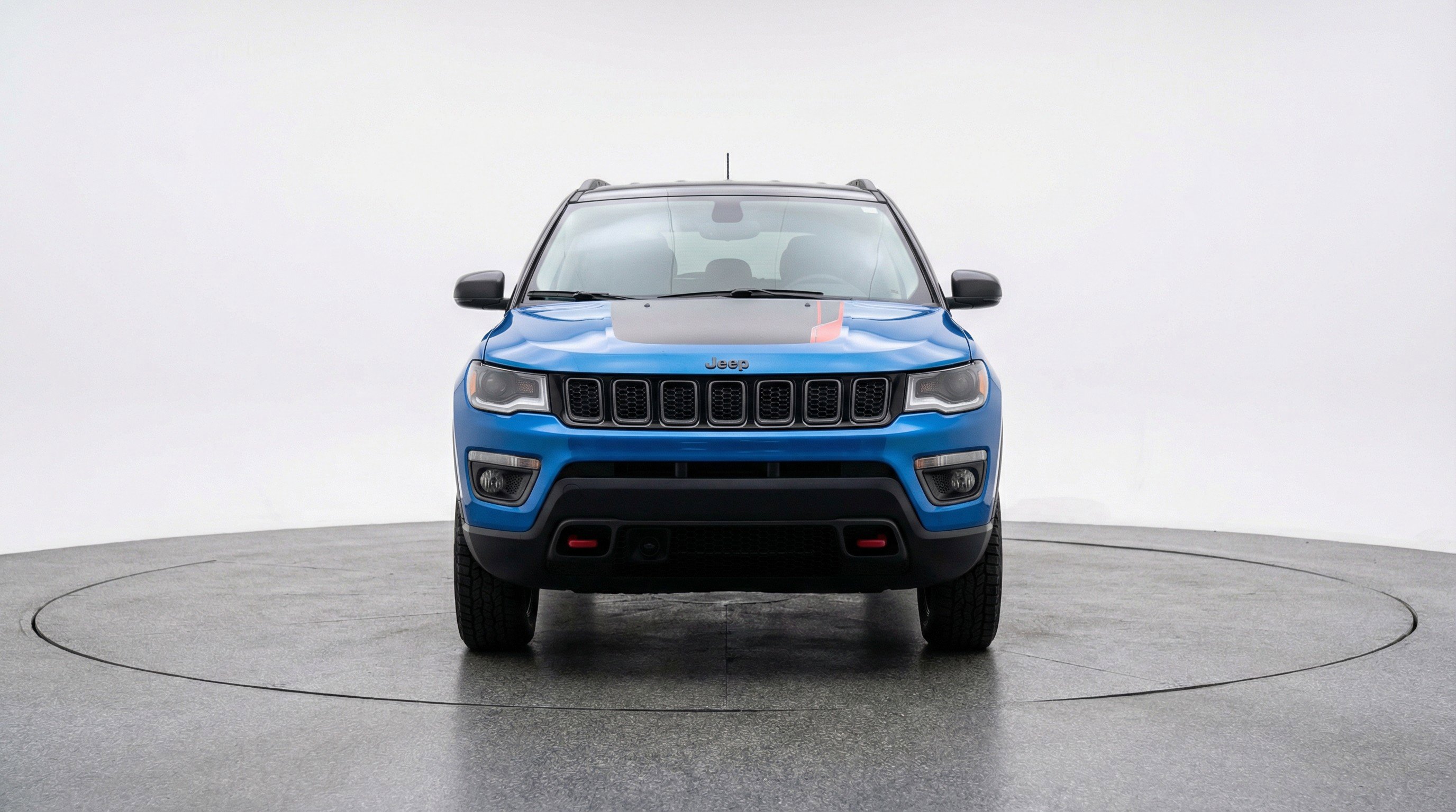 Used 2025 Jeep Compass Trailhawk image 2