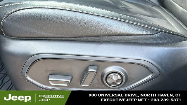 Used 2023 Jeep Grand Cherokee L Laredo AWD/4WD image 10