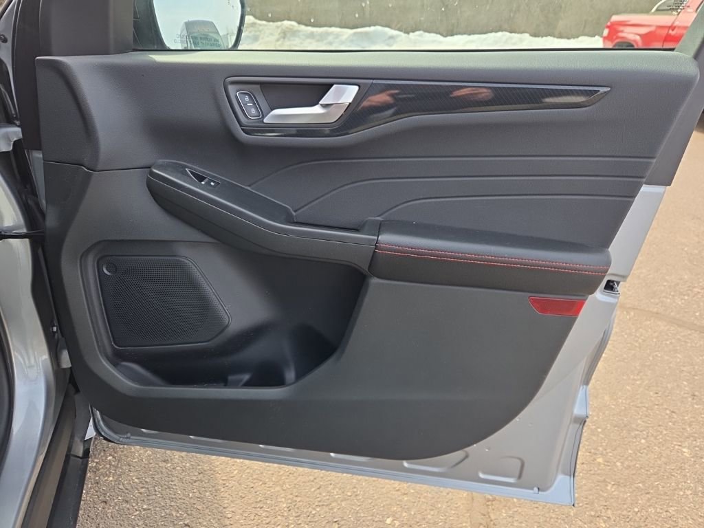 Used 2023 Ford Escape ST-Line w/ Tech Pack #1 image 32