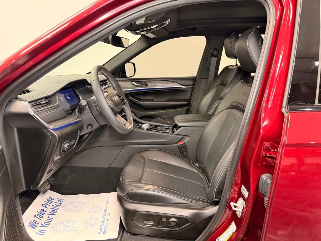 Used 2024 Jeep Grand Cherokee Overland image 6