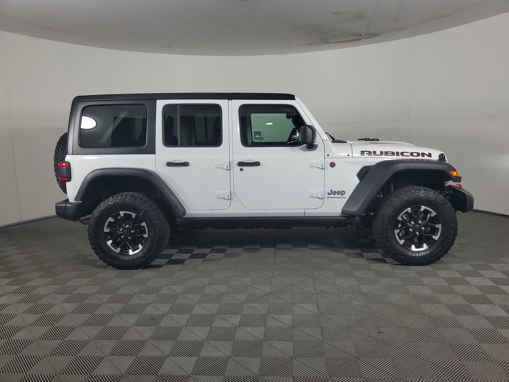Used 2025 Jeep Wrangler Unlimited Rubicon AWD/4WD image 3