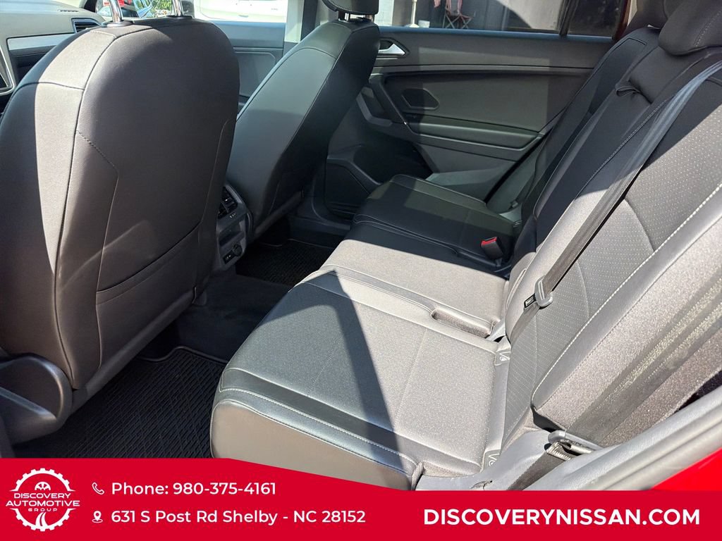 Used 2020 Volkswagen Tiguan SEL AWD/4WD image 32