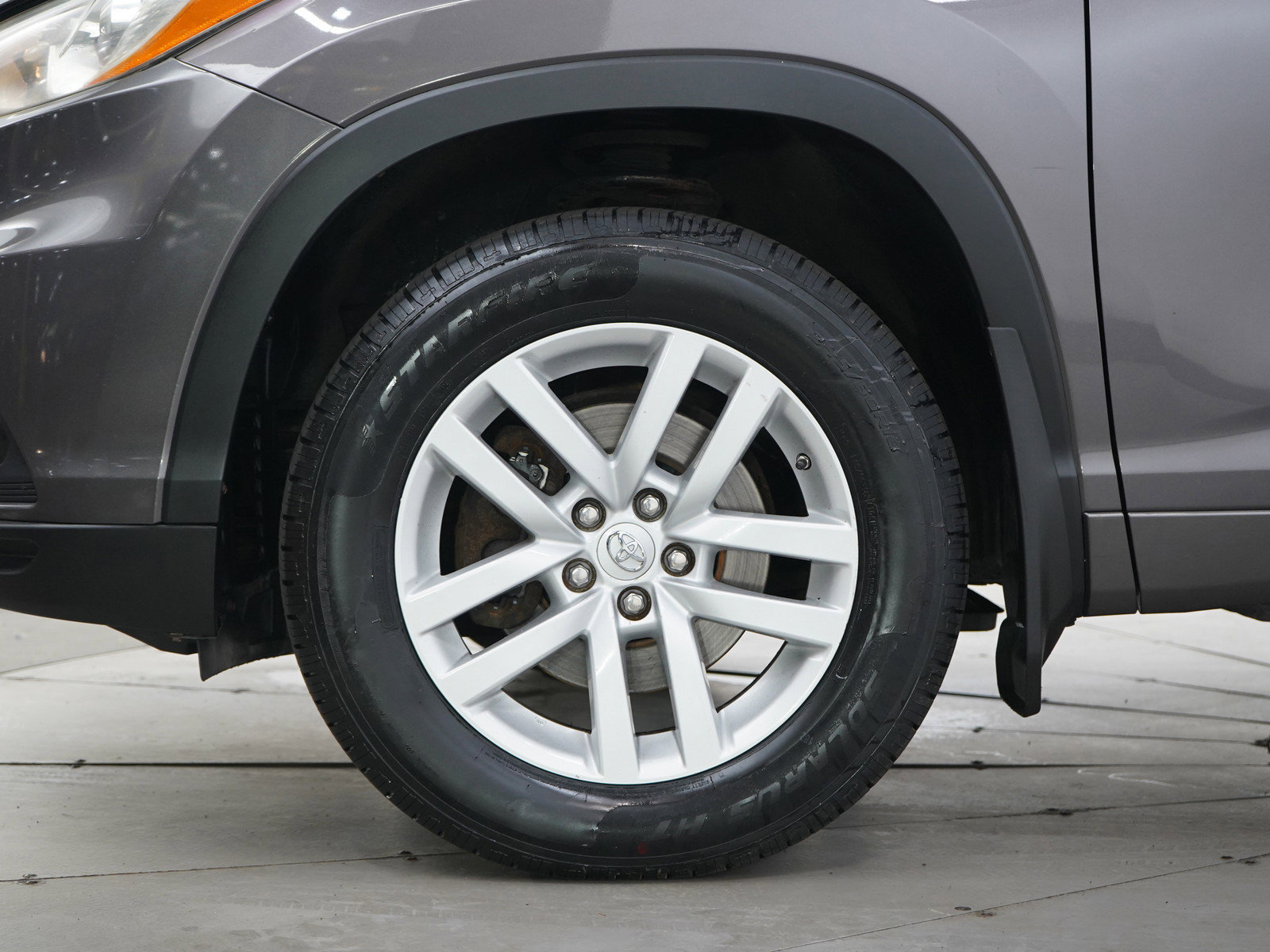 Used 2015 Toyota Highlander LE AWD/4WD image 31