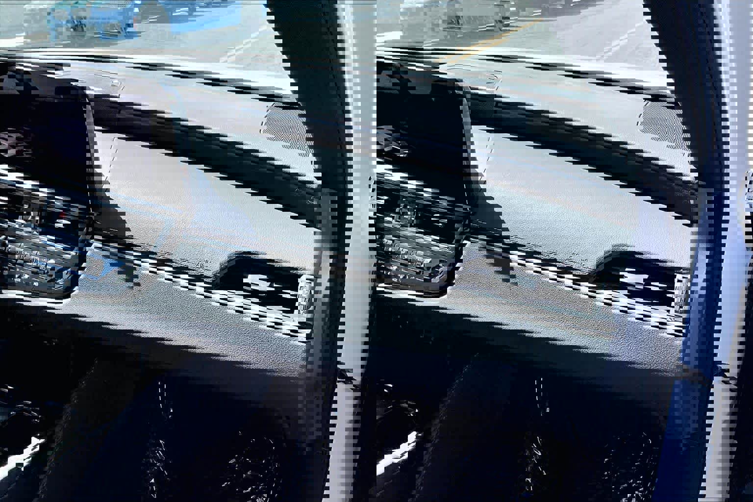 Used 2025 Lexus ES 300h F Sport w/ Accessory Package (Z1) image 19