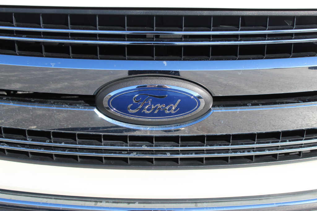 Used 2019 Ford F150 Lariat AWD/4WD image 9