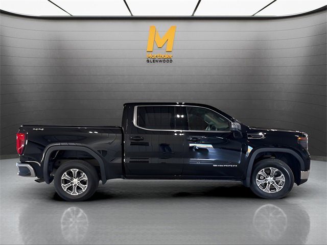 Used 2022 GMC Sierra 1500 SLE image 2