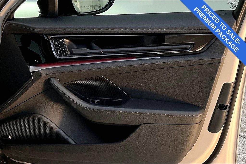 Used 2025 Porsche Panamera 4 w/ Premium Package image 25