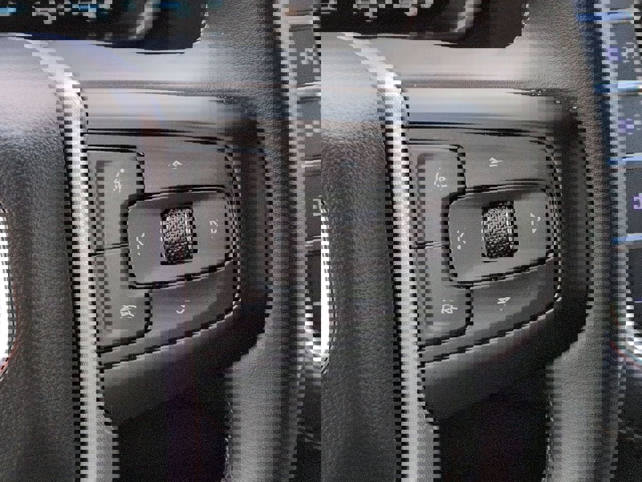 Used 2024 GMC Yukon SLT image 12