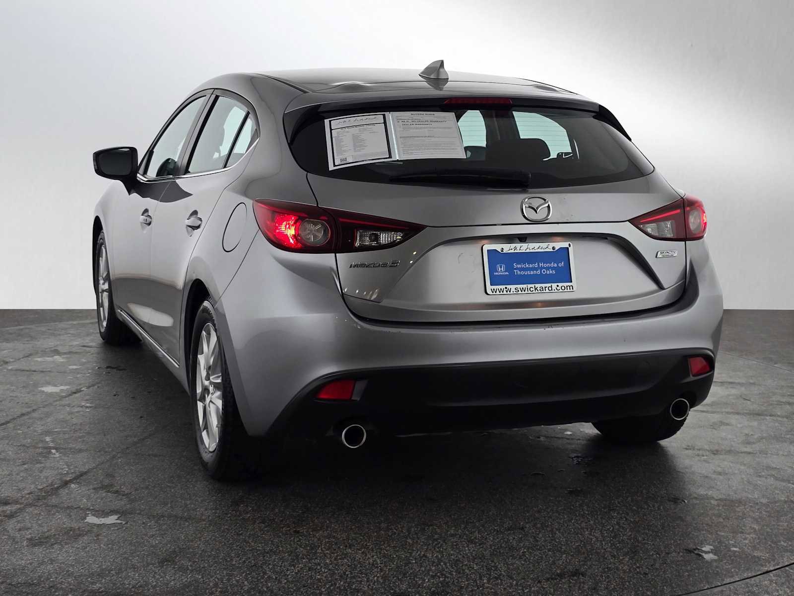 Used 2016 MAZDA MAZDA3 i Touring w/ Popular Equipment Package image 5