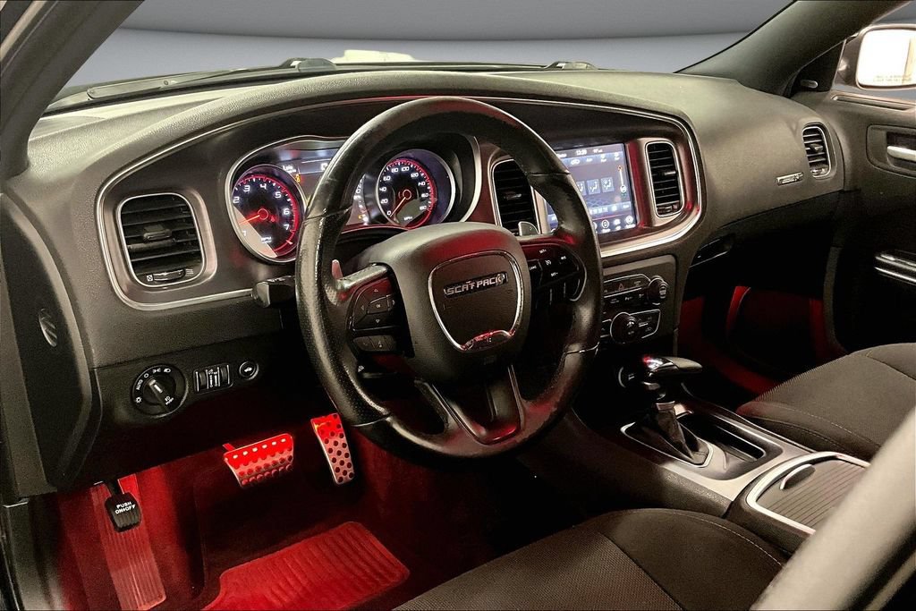 Used 2018 Dodge Charger R/T Scat Pack RWD image 17