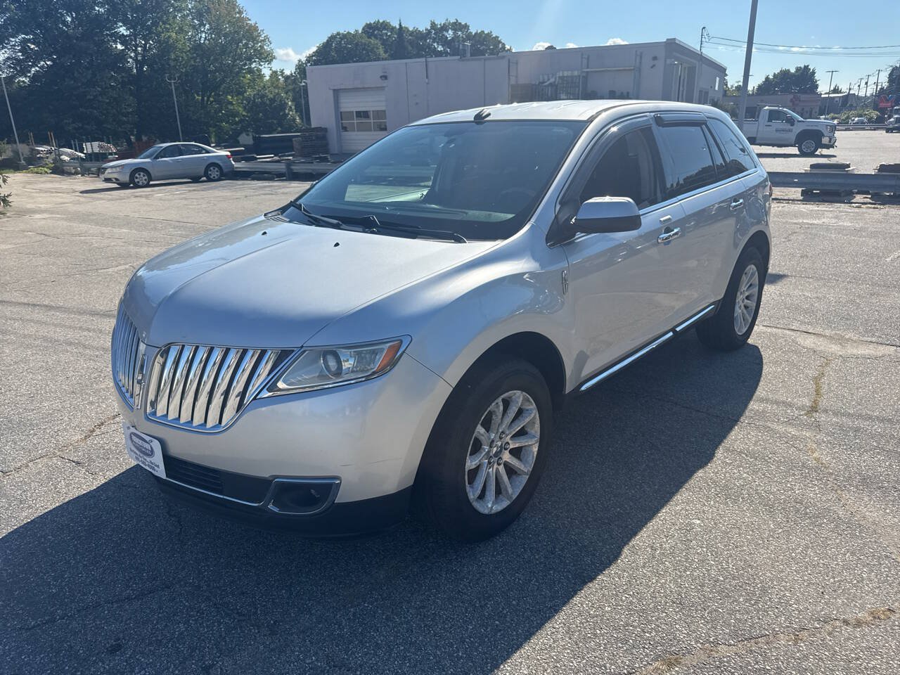 Used 2011 Lincoln MKX AWD w/ Wood Pkg image 3