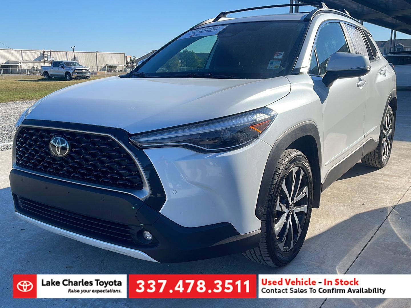 Certified 2024 Toyota Corolla Cross XLE image 1