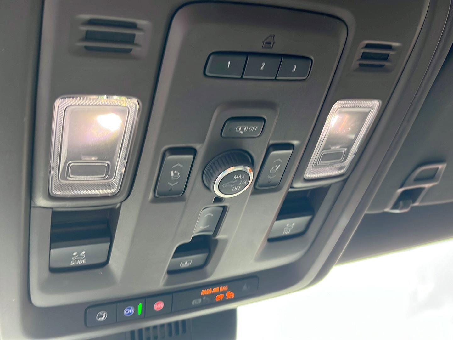 Used 2024 GMC Yukon Denali w/ Advanced Technology Package image 19