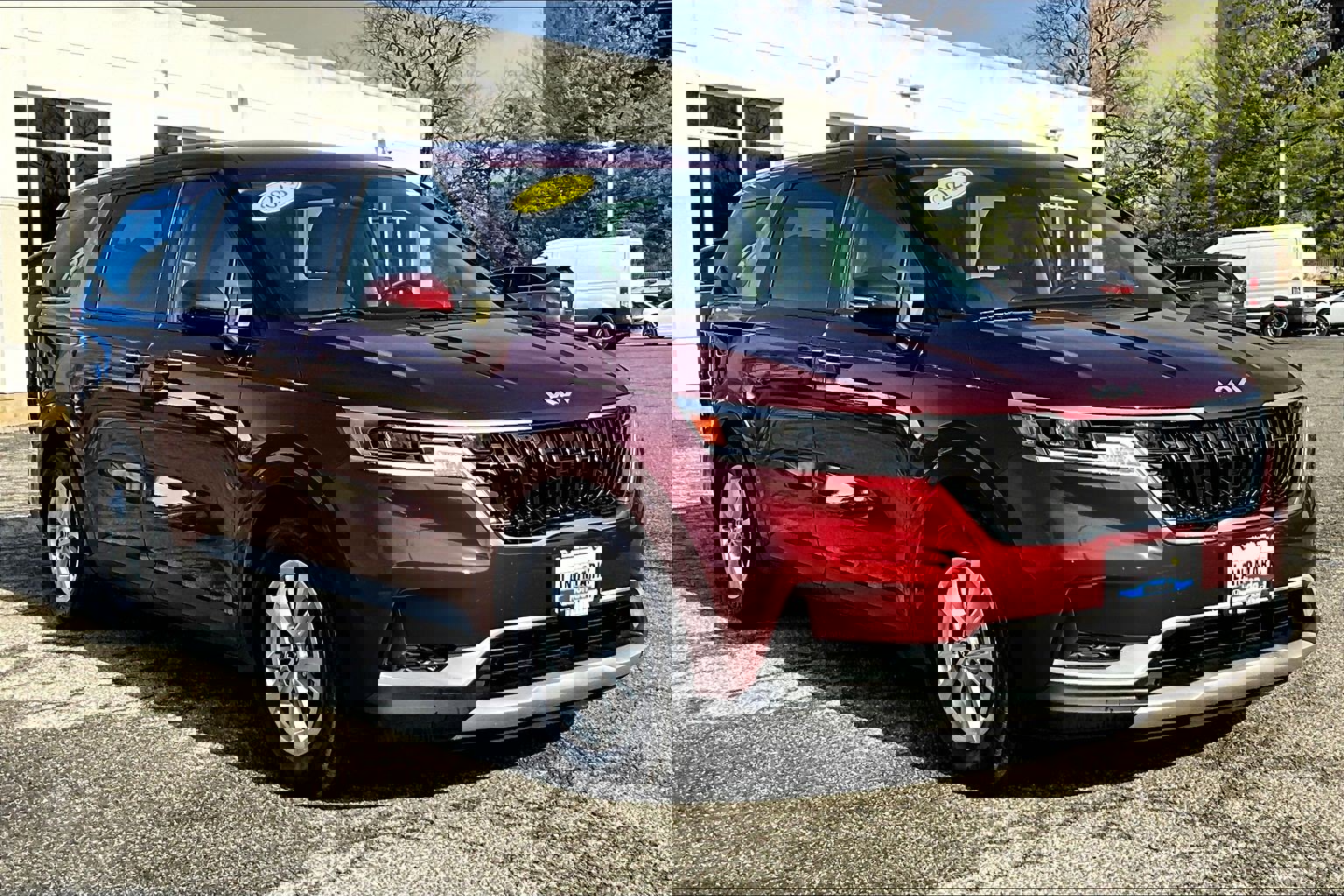 Used 2023 Kia Carnival LX image 11