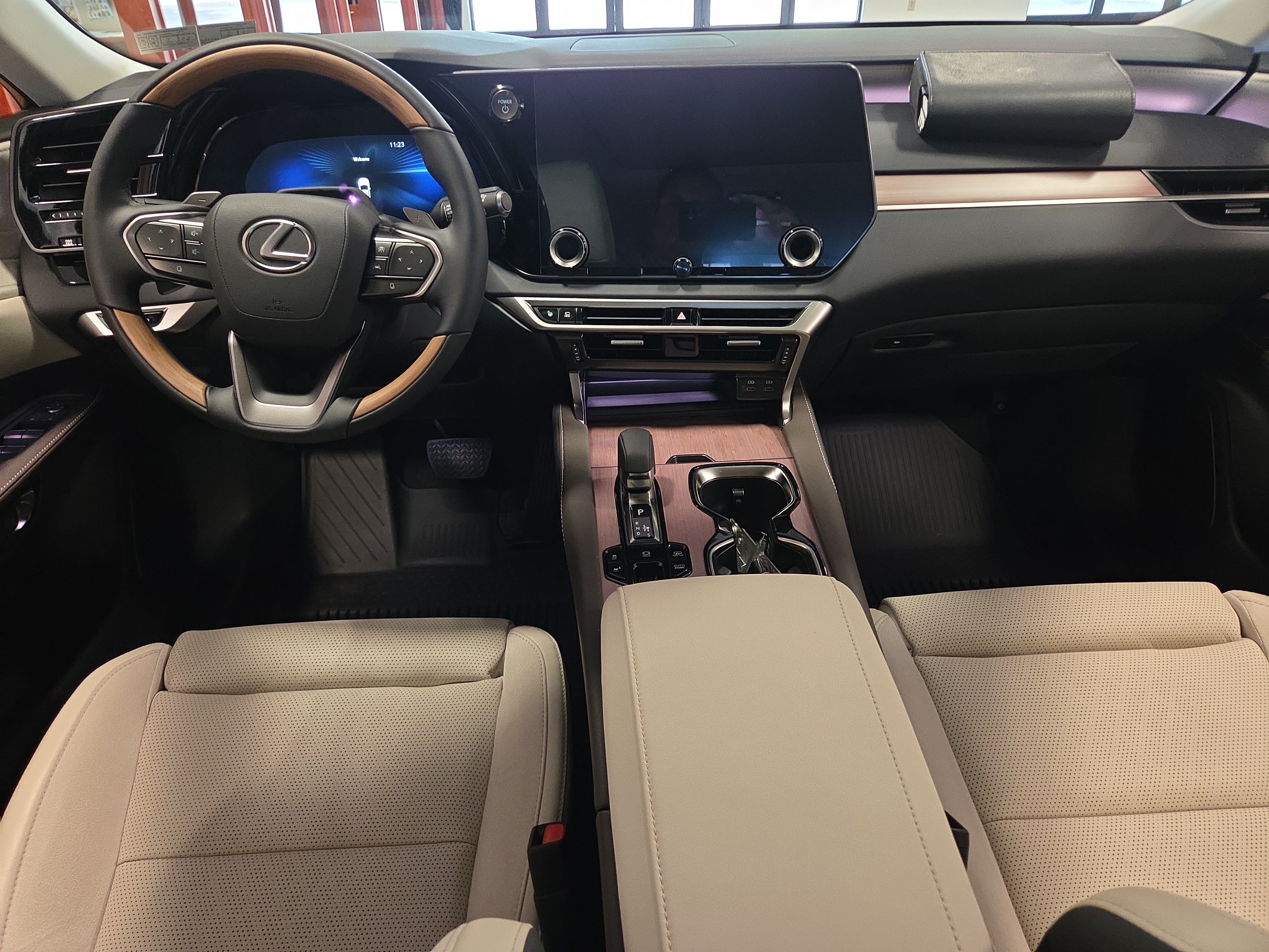 New 2026 Lexus RX 450h AWD w/ Convenience Package image 10