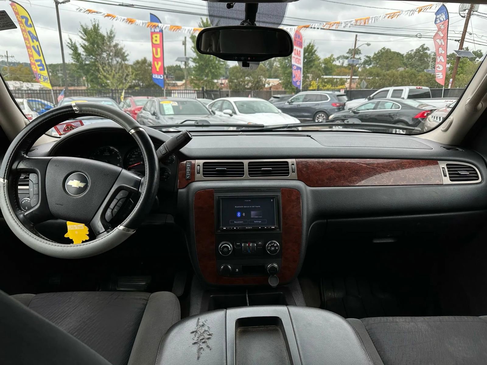 Used 2009 Chevrolet Suburban LT image 22