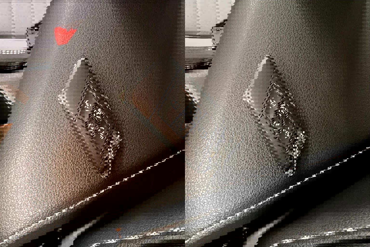 Used 2025 Volkswagen Jetta SE w/ Black Wheel Package image 14