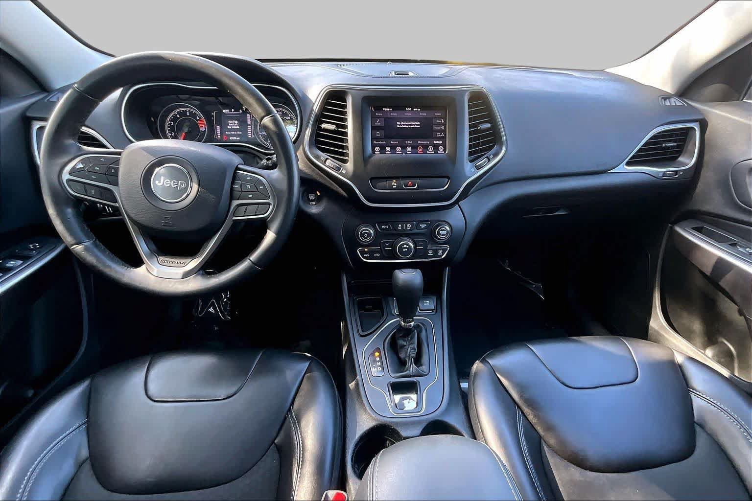 Used 2019 Jeep Cherokee Latitude Plus FWD image 16