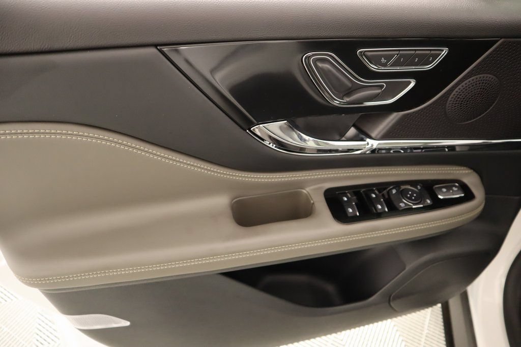 New 2025 Lincoln Corsair Grand Touring AWD/4WD image 17