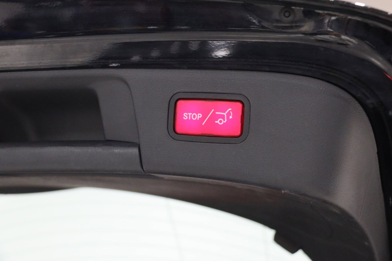 Used 2018 Mercedes-Benz GLA 45 AMG 4MATIC w/ Multimedia Package image 36