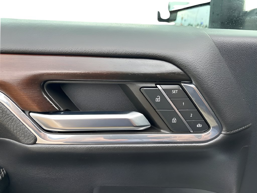 Used 2024 GMC Sierra 2500 Denali AWD/4WD image 11