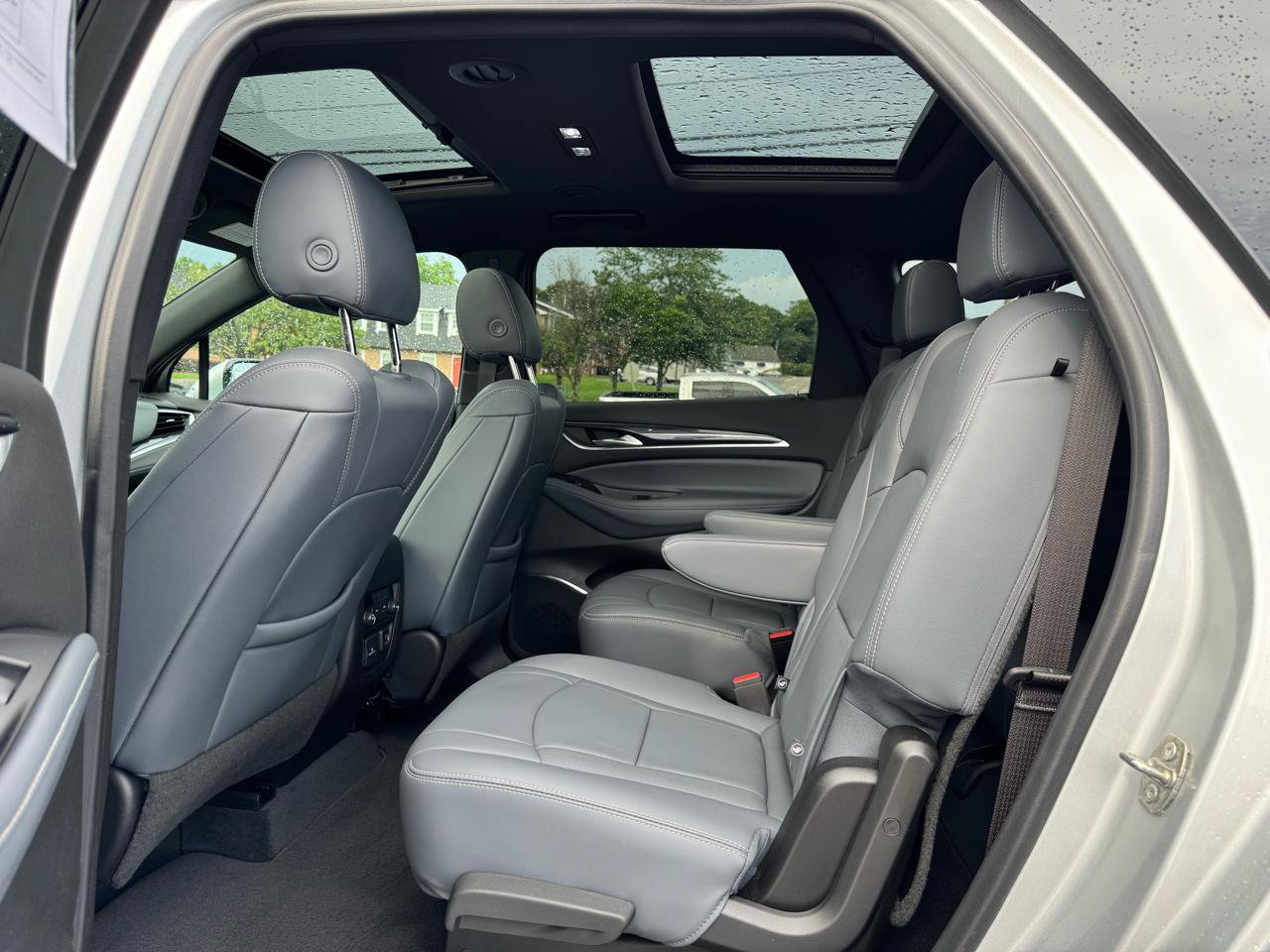 Used 2022 Buick Enclave Essence w/ Experience Buick Package FWD image 20