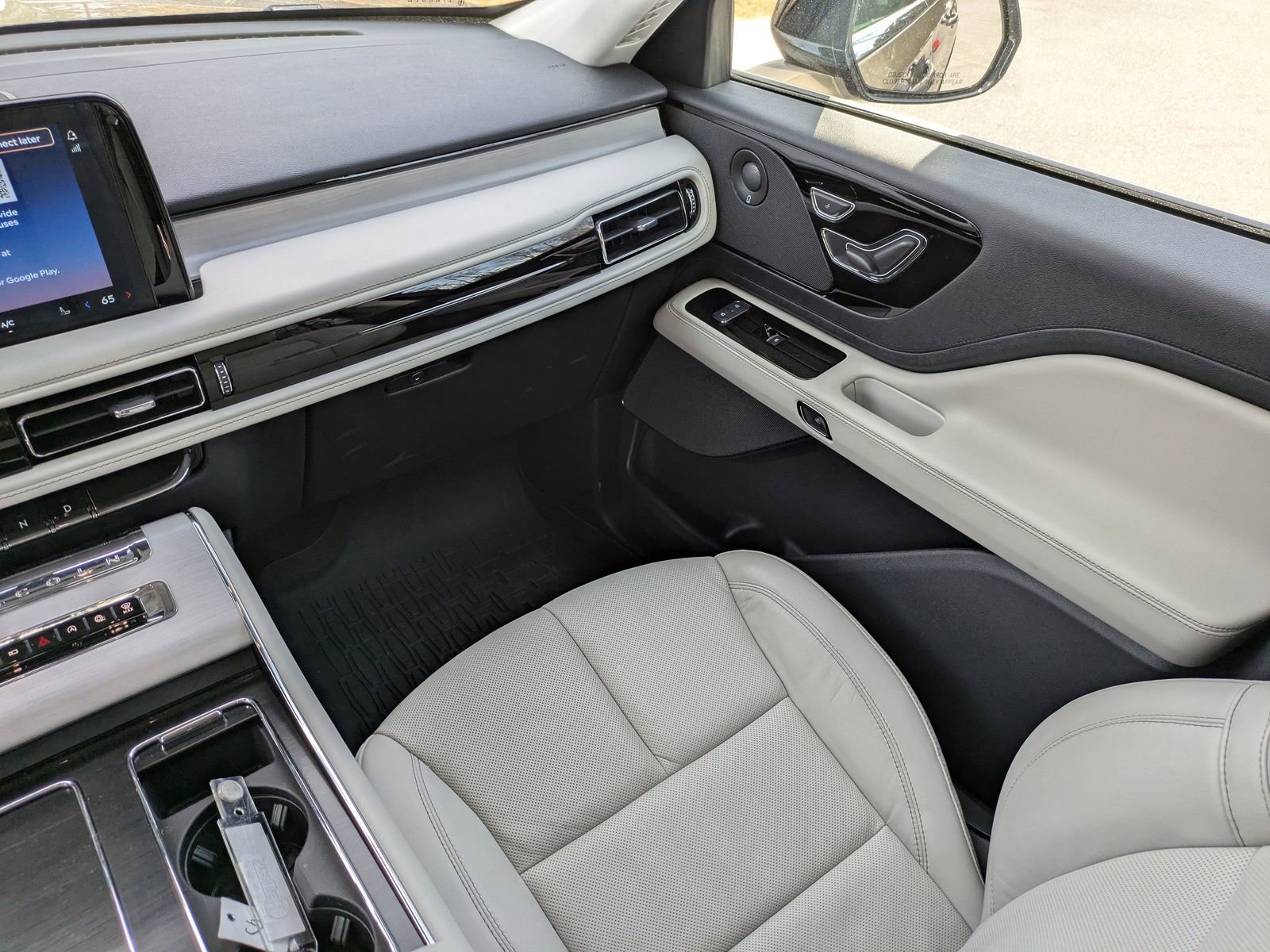 Certified 2025 Lincoln Aviator Reserve image 18