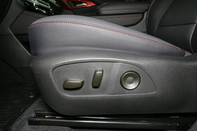 Used 2026 Chevrolet Traverse Z71 w/ LPO, Floor Liner Package AWD/4WD image 40