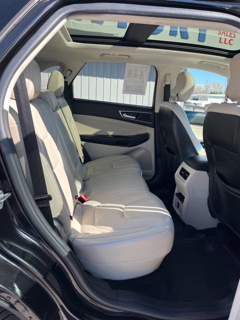 Used 2016 Ford Edge Titanium image 34