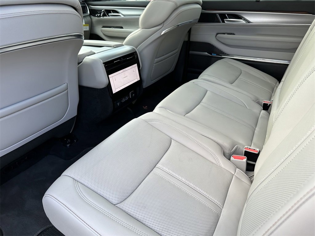 New 2023 Jeep Grand Wagoneer 4WD w/ Flexible Seating Group image 21