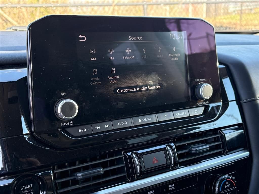 Used 2025 Nissan Pathfinder SV image 9