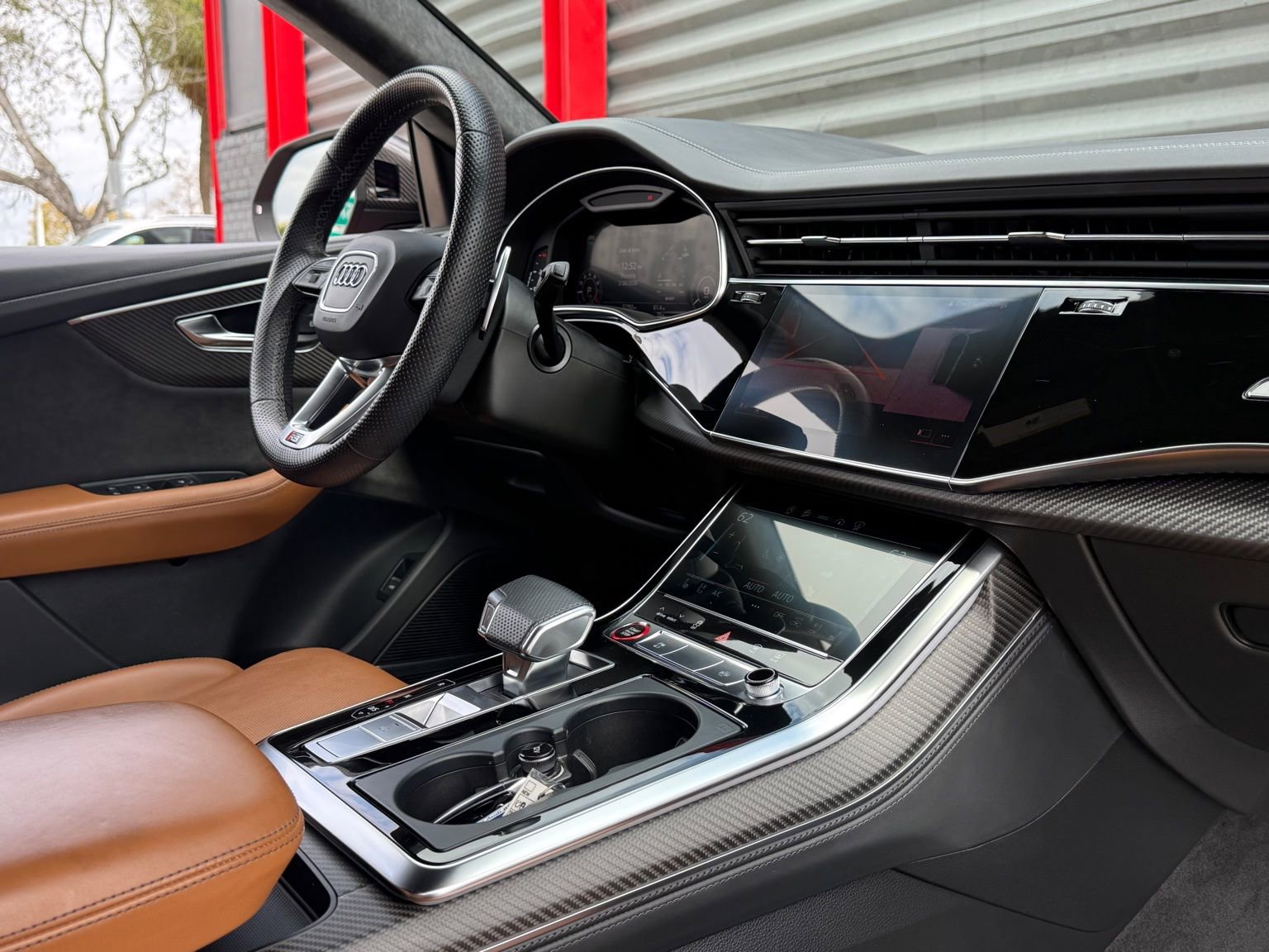 Used 2022 Audi RS Q8 w/ Carbon Optic Package AWD/4WD image 18
