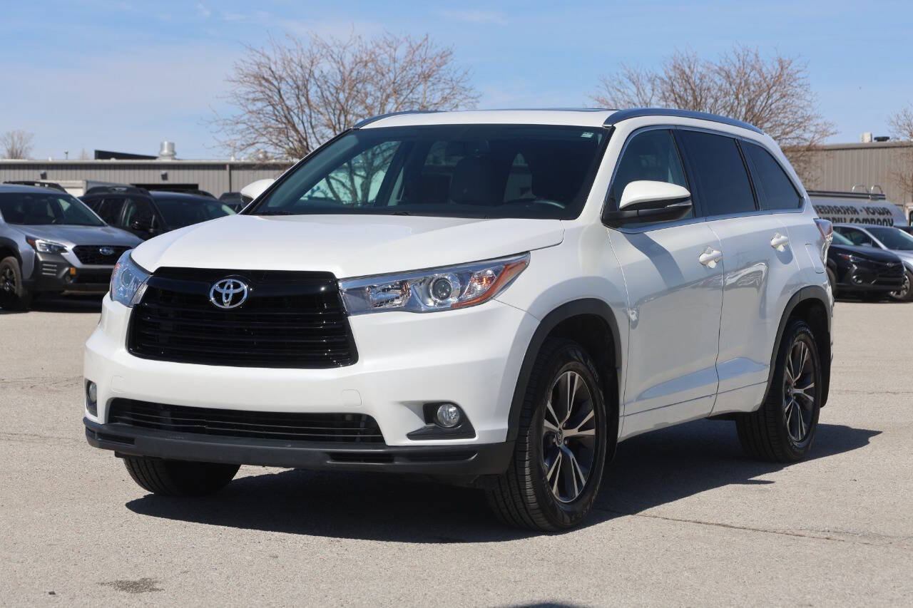 Used 2016 Toyota Highlander XLE AWD/4WD image 6