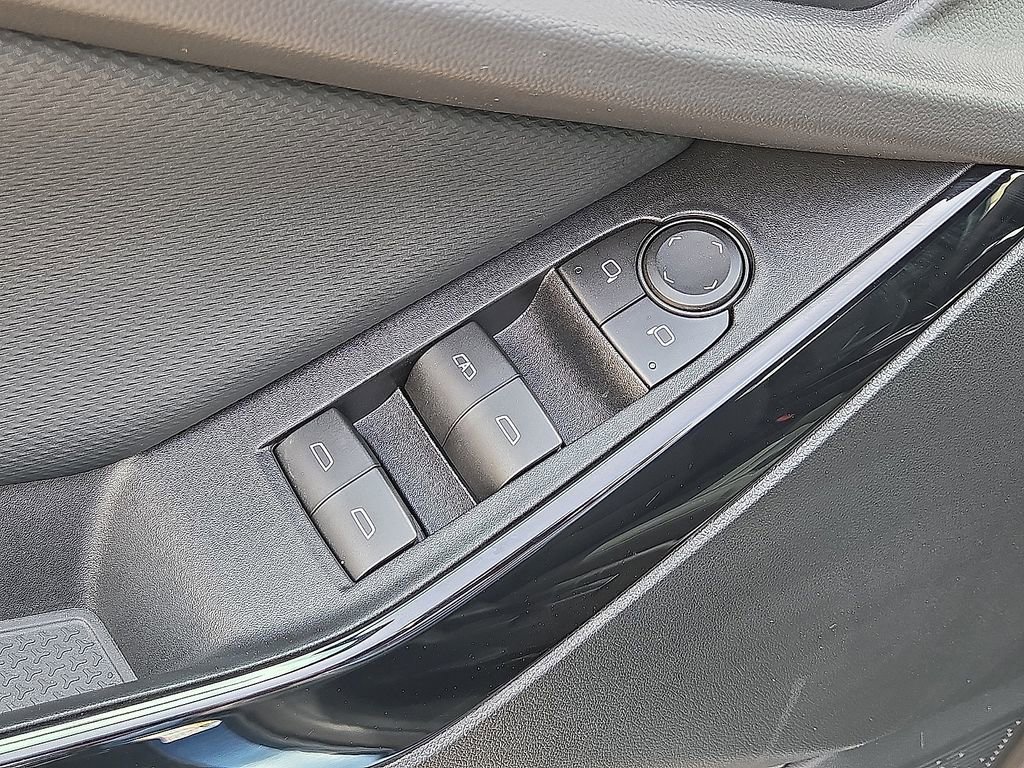 Used 2026 Chevrolet Equinox LT AWD/4WD image 21