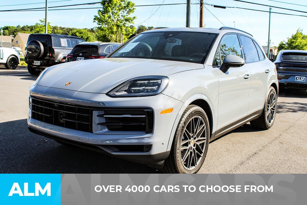 Used 2024 Porsche Cayenne AWD/4WD image 2