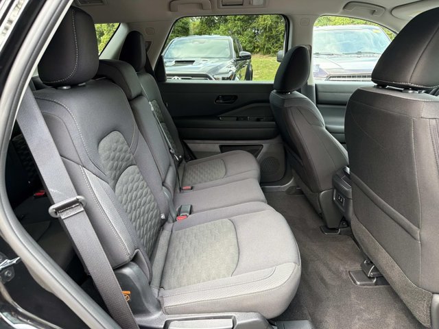 Used 2026 Nissan Pathfinder SV FWD image 20