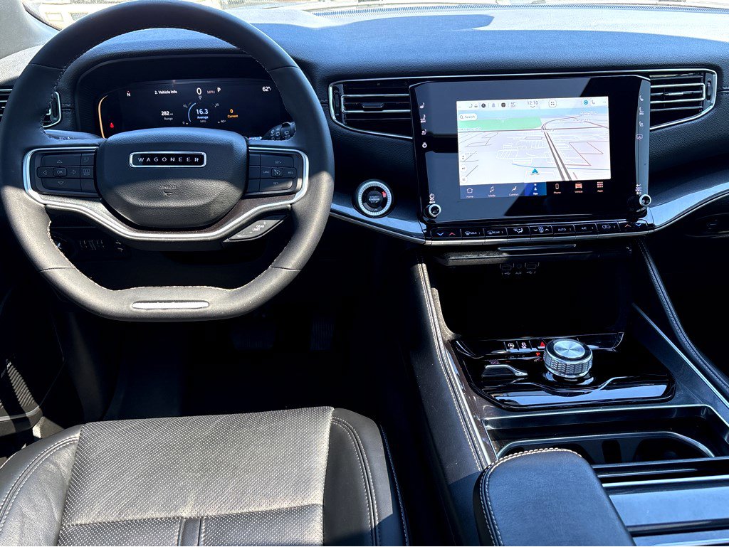 Used 2024 Jeep Wagoneer w/ Premium Group I image 4