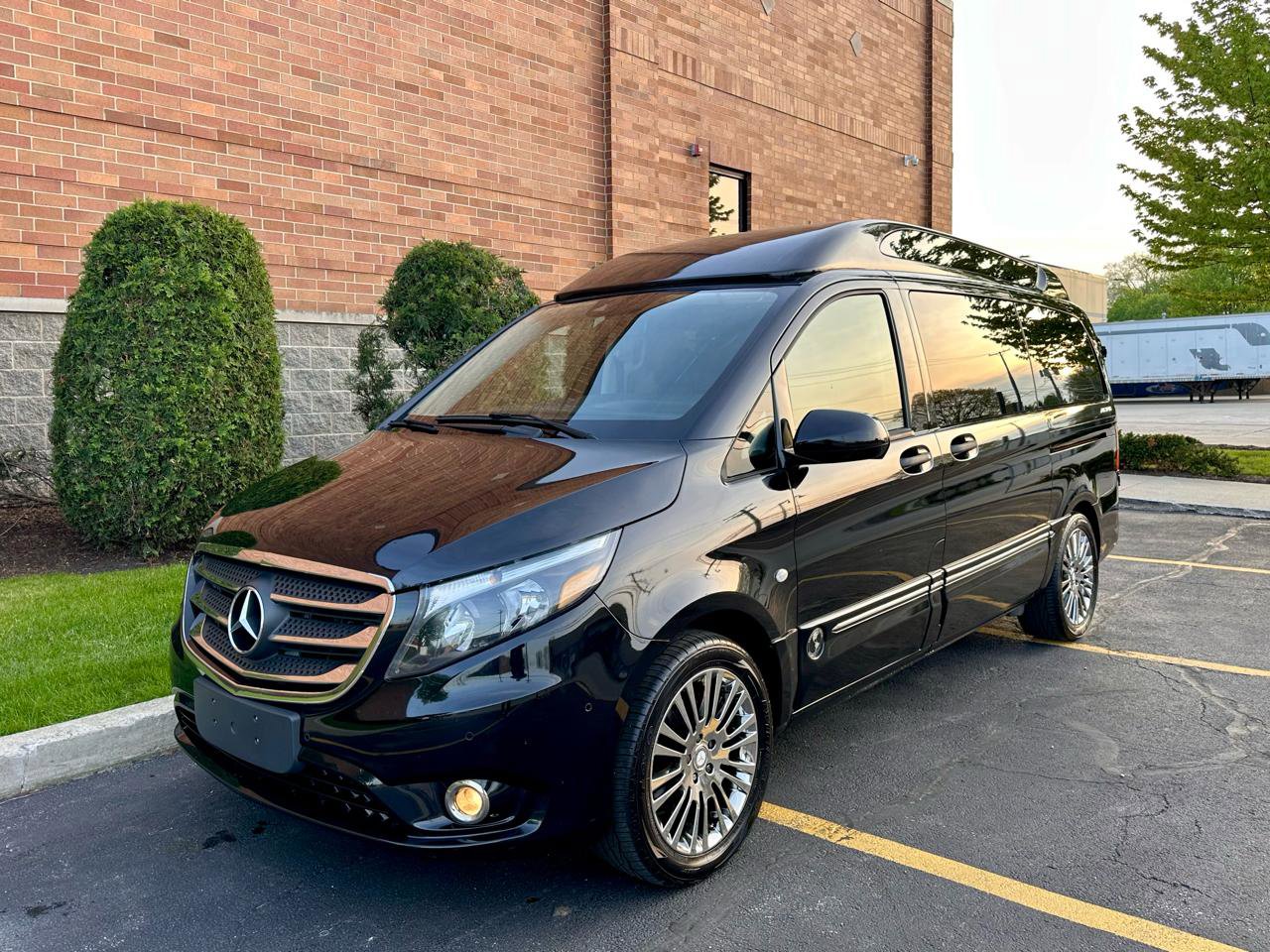 Used 2018 Mercedes-Benz Metris Passenger image 8