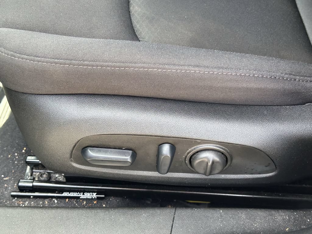 Used 2023 Chevrolet Malibu RS FWD image 22