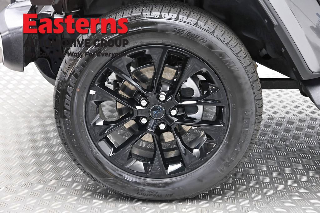 Used 2025 Jeep Wrangler Unlimited Sahara AWD/4WD image 29