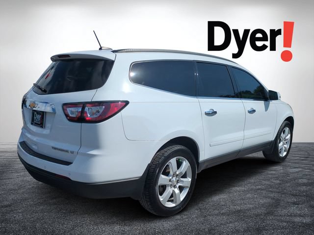 Used 2016 Chevrolet Traverse LT w/ Style and Technology Package FWD image 3