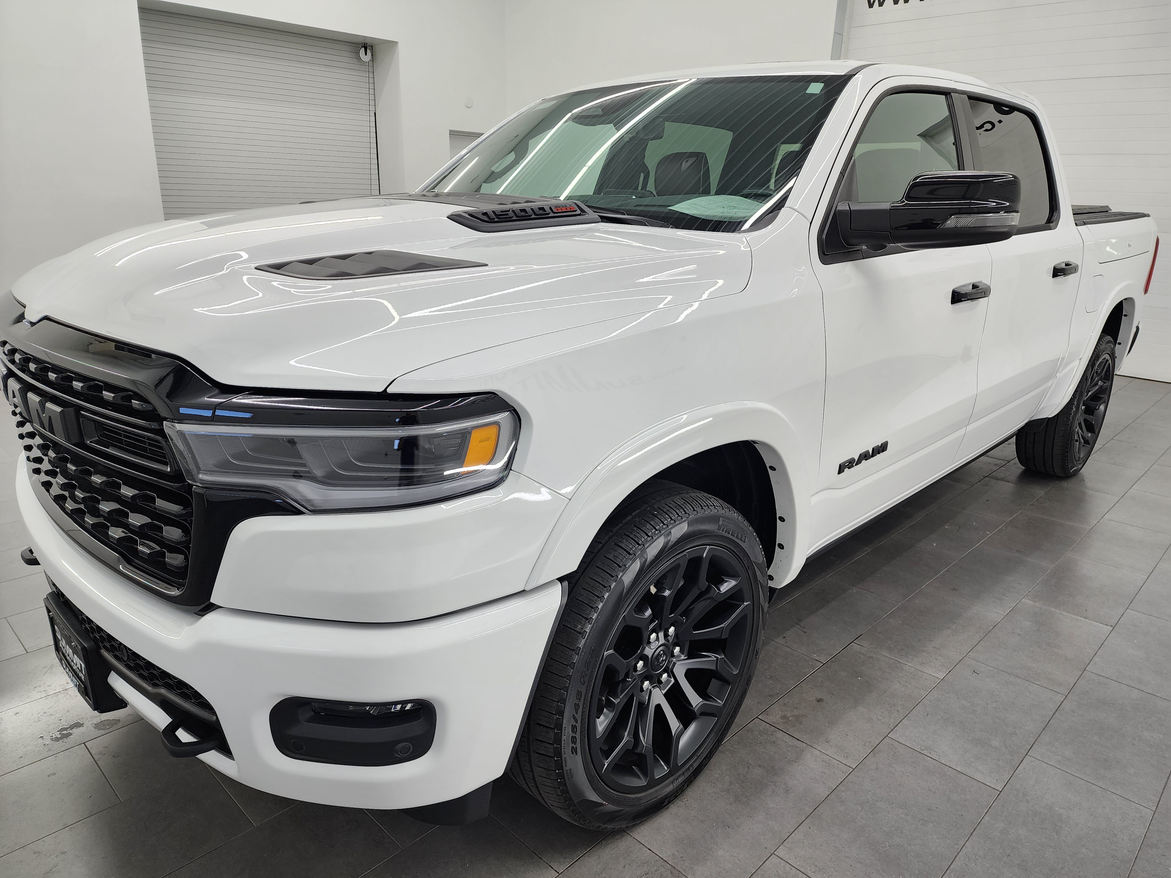 Used 2025 RAM 1500 Limited AWD/4WD image 7