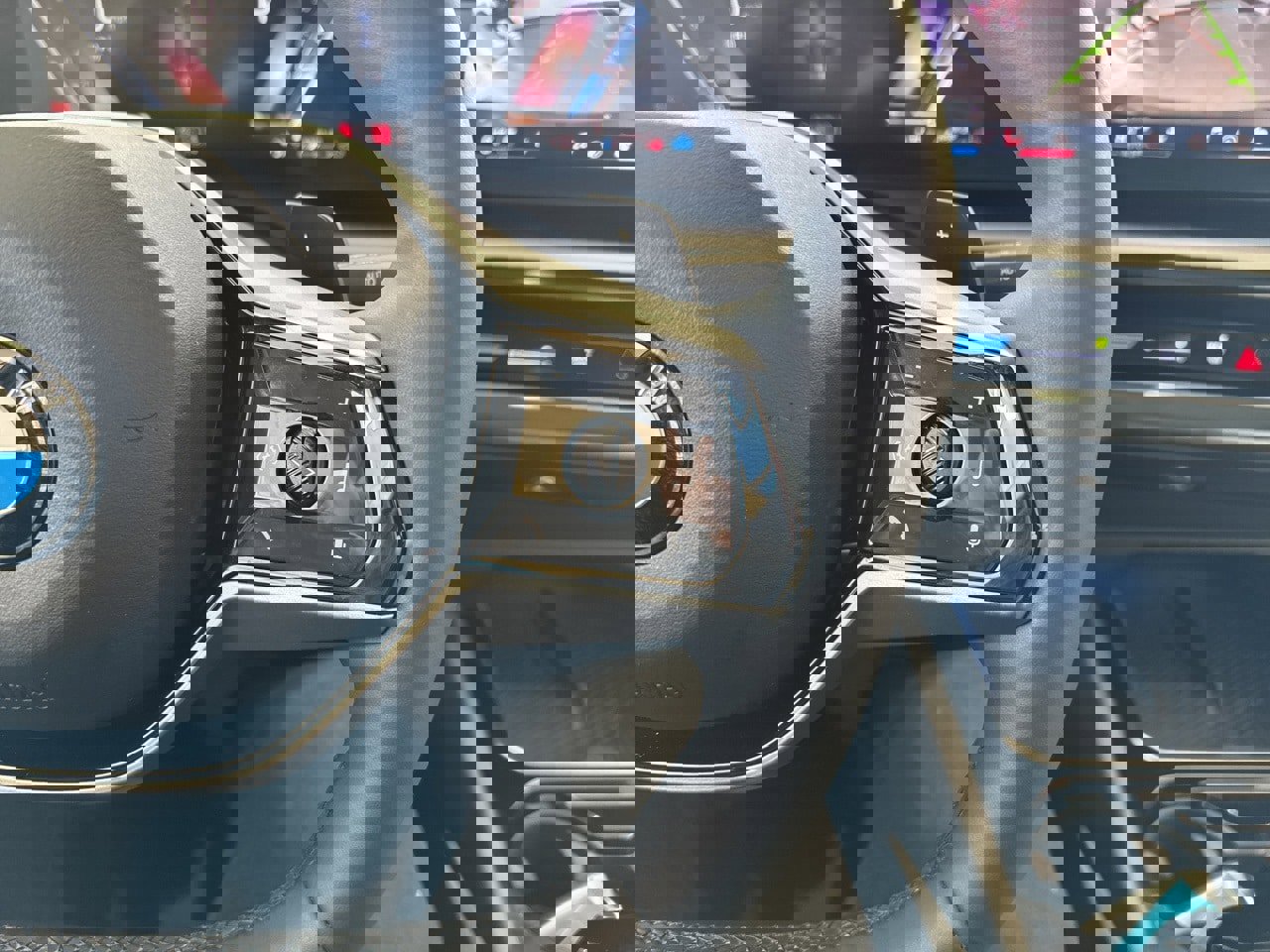 Certified 2025 BMW 530i xDrive 530i xDrive w/ Premium Package image 21