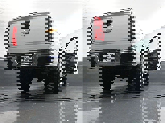 Used 2018 Chevrolet Colorado W/T image 36