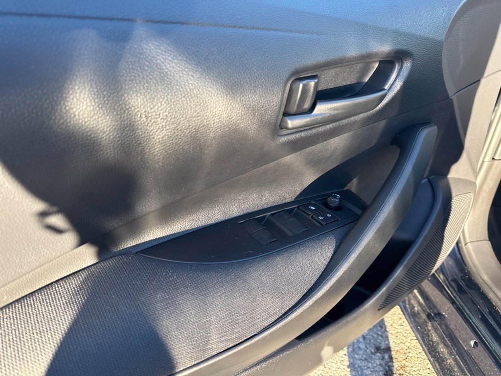 Used 2018 Toyota Corolla SE FWD image 8